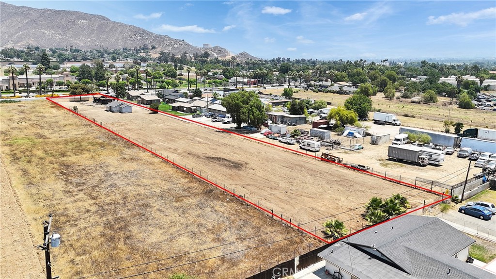 6014 Mission Boulevard Property Photo 3