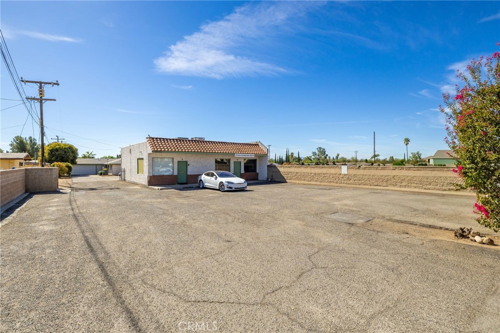 24353 Sunnymead Boulevard Property Photo 6