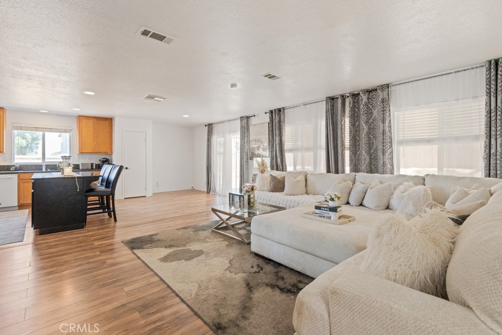 14075 Tourmaline Street Property Photo 4