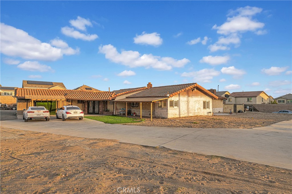 851 S Acacia Ave Property Photo 1