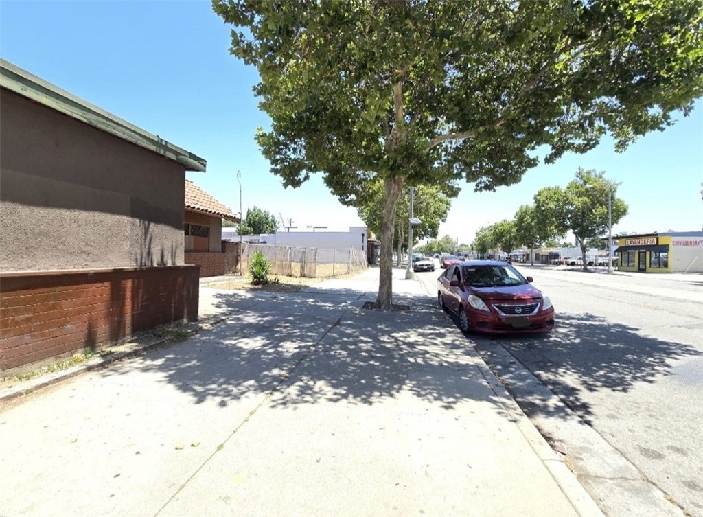 855 W Holt Avenue Property Photo 8