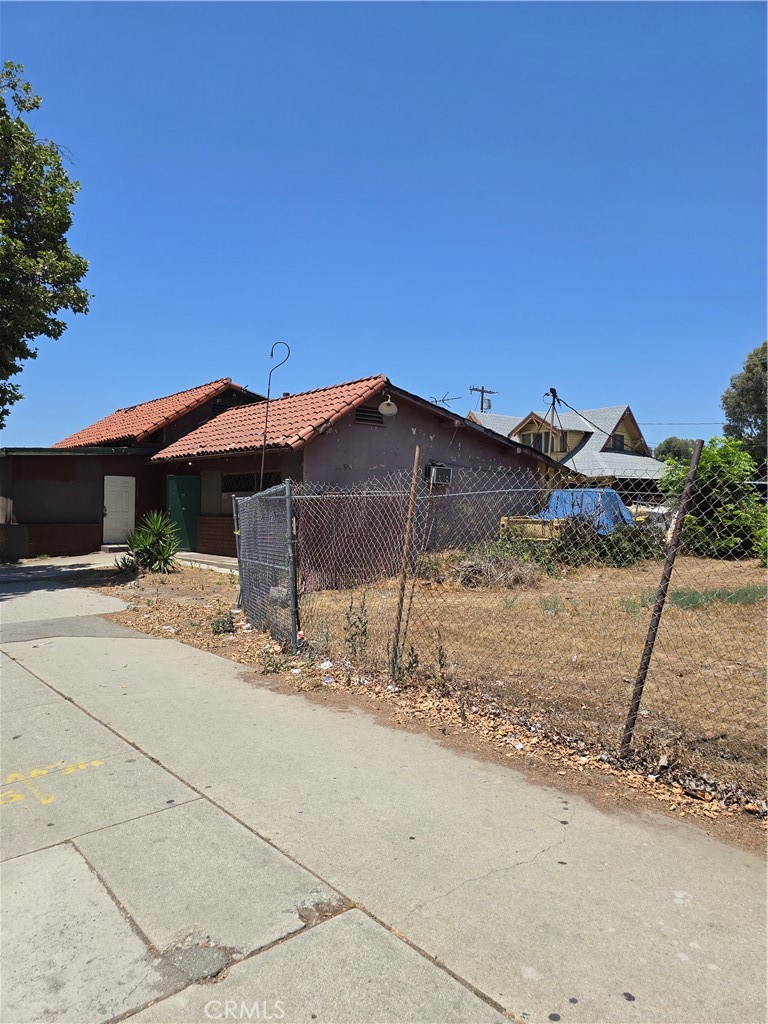 855 W Holt Avenue Property Photo 12