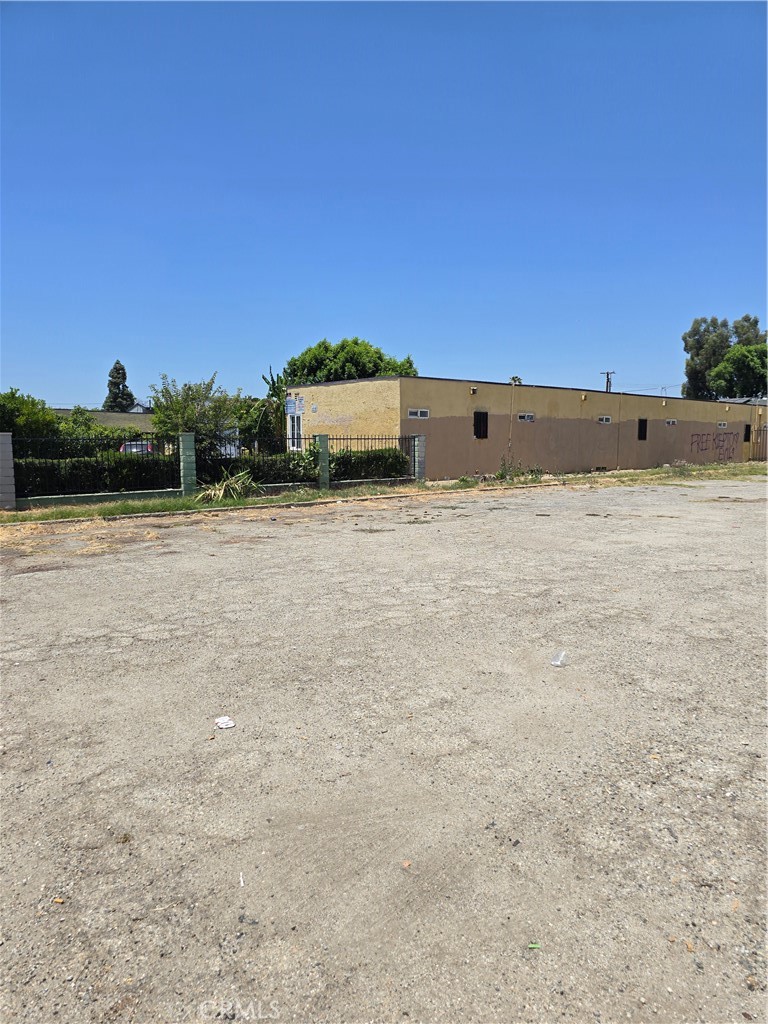 855 W Holt Avenue Property Photo 28