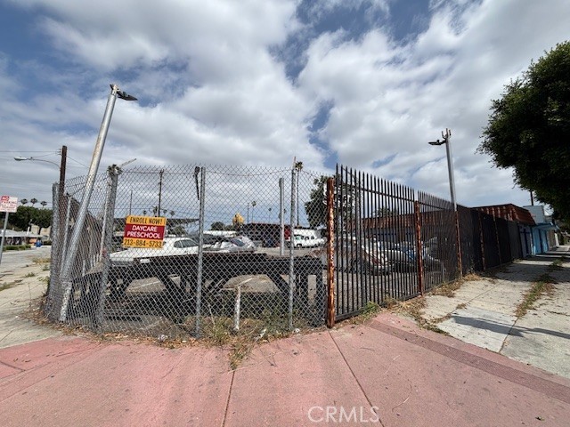310 N Long Beach Boulevard Property Photo 4