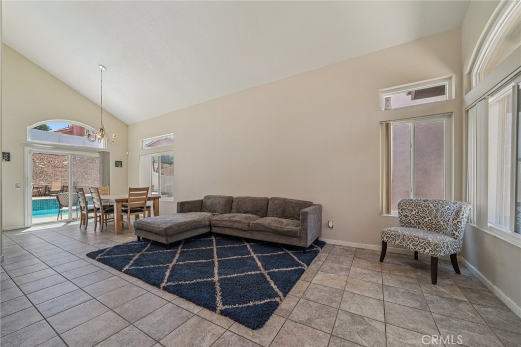 10979 Sandalwood Way Property Photo 9