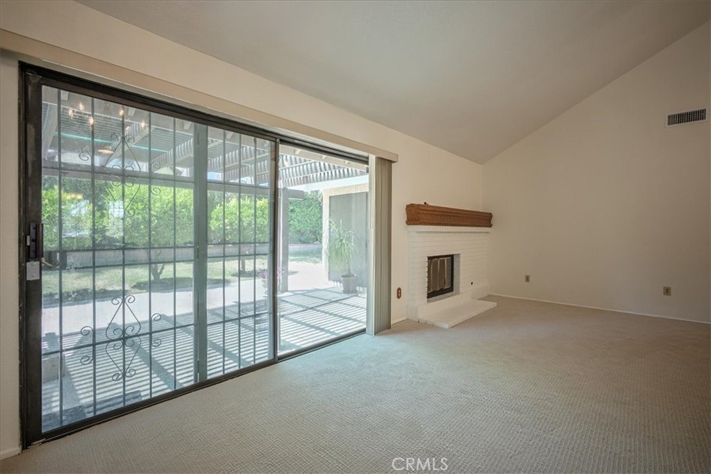 7586 Windsong Place Property Photo 8