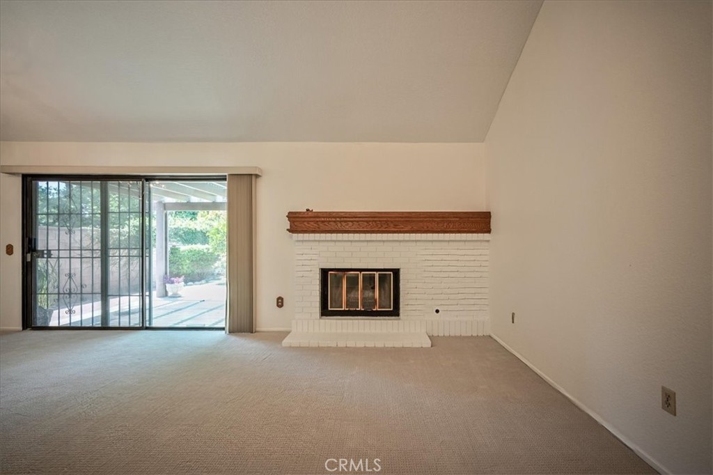 7586 Windsong Place Property Photo 11