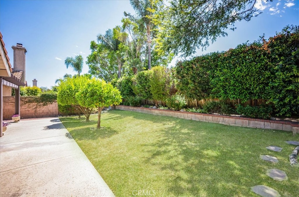 7586 Windsong Place Property Photo 26