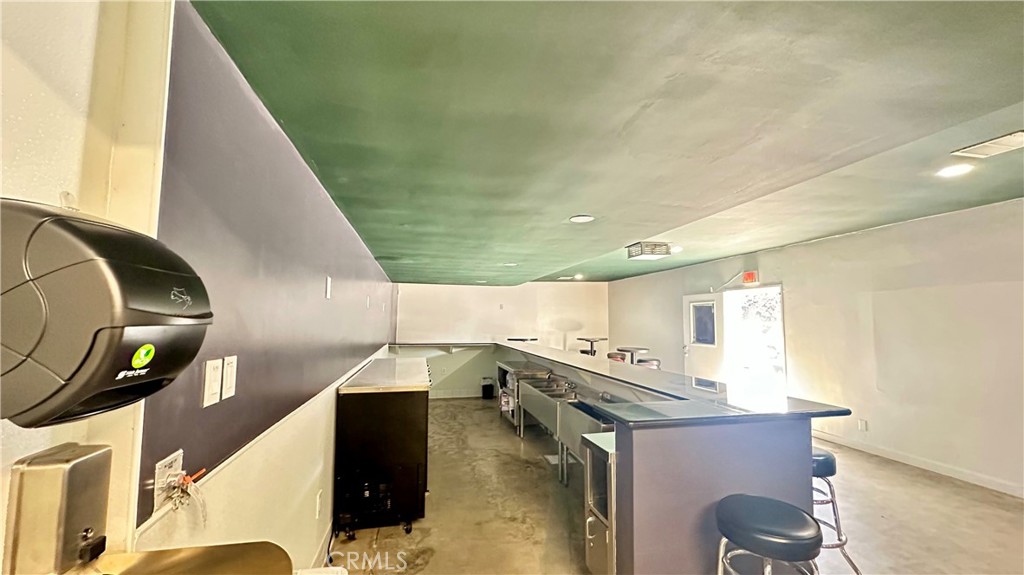 8232 Santa Fe Avenue Property Photo 11