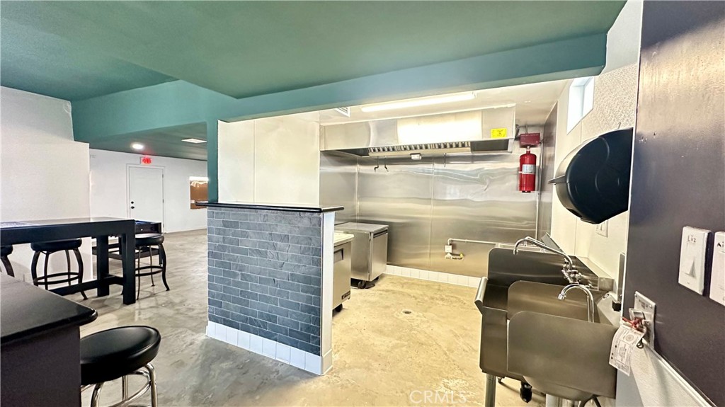 8232 Santa Fe Avenue Property Photo 12