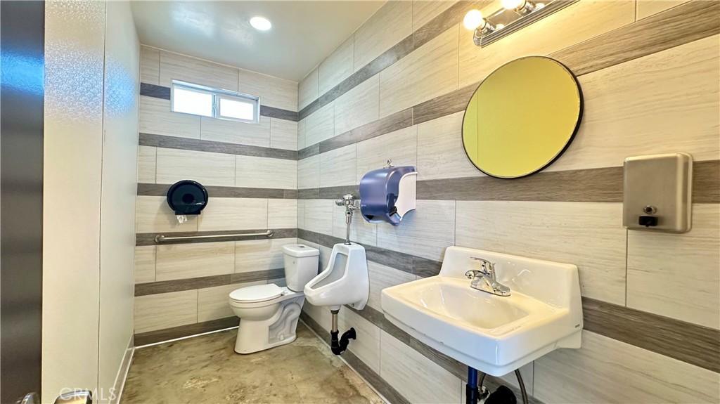 8232 Santa Fe Avenue Property Photo 19