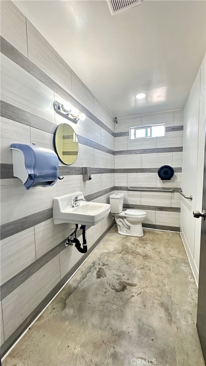 8232 Santa Fe Avenue Property Photo 21
