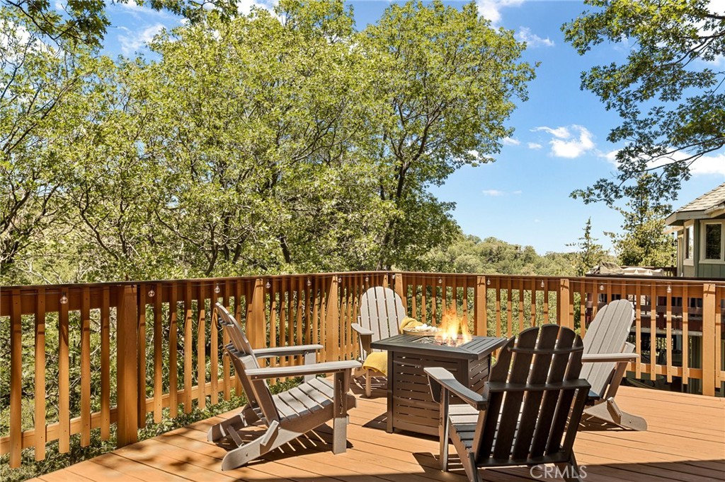1296 Calgary Drive Property Photo 3