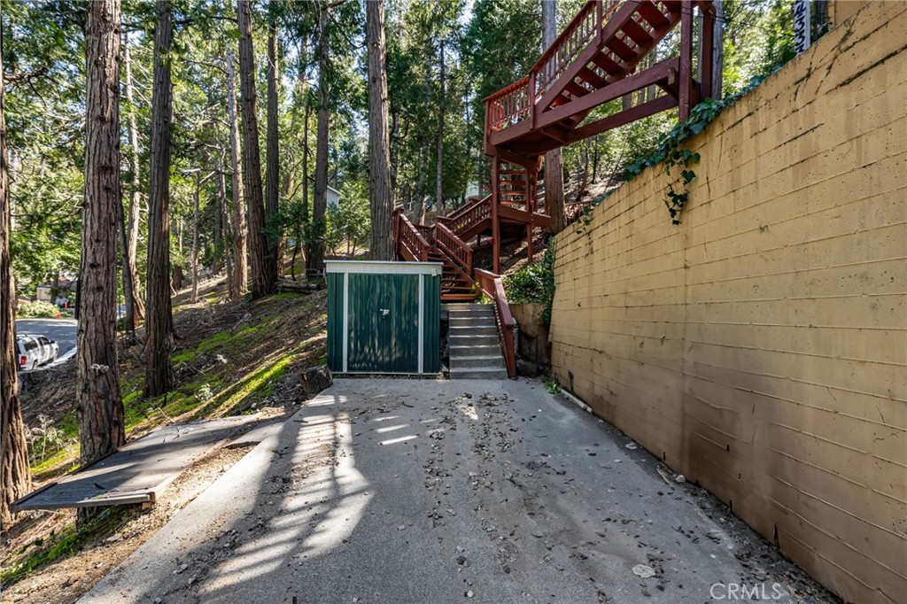 24333 Horst Drive Property Photo 4