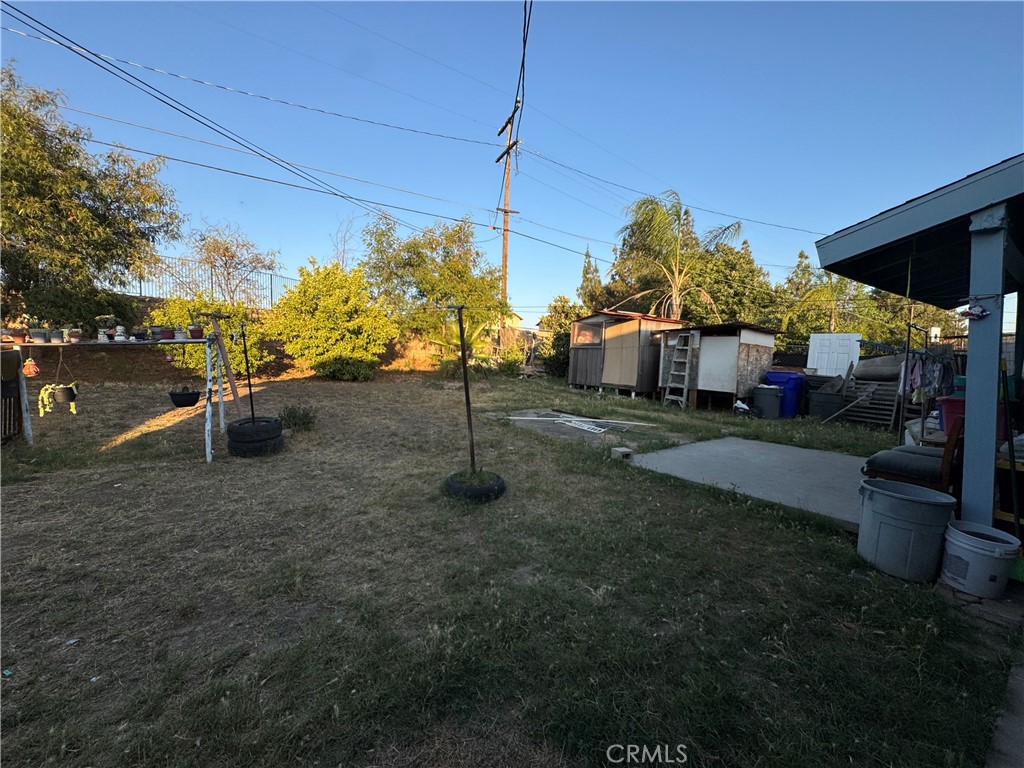 629 S Sage Ave Property Photo 2