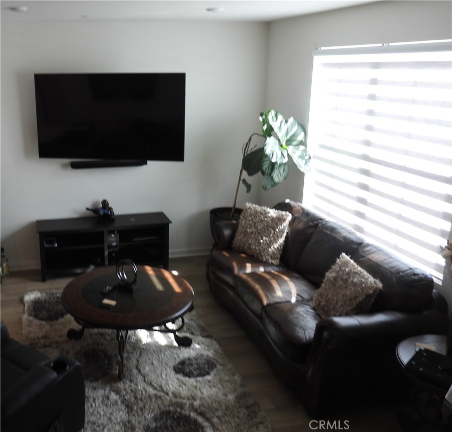 975 W Clover Avenue Property Photo 5