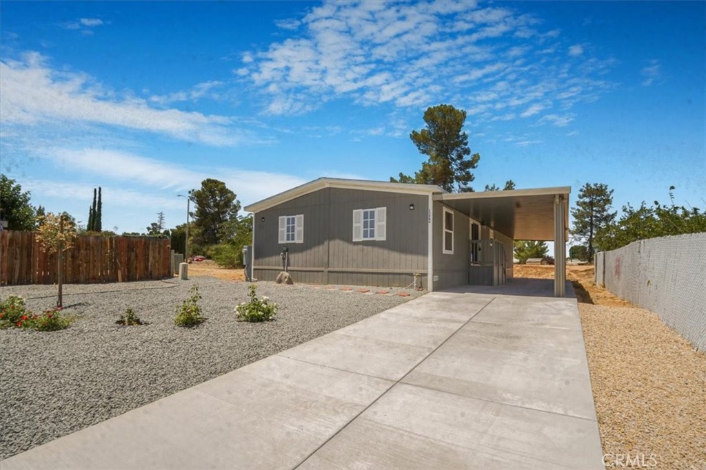13984 Victoria Dr Property Photo 1