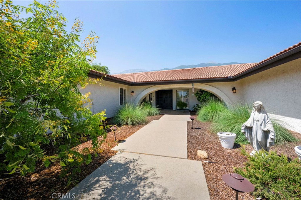 9430 Valley View Street Property Photo 3