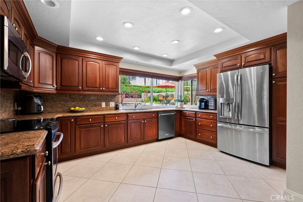 9430 Valley View Street Property Photo 16