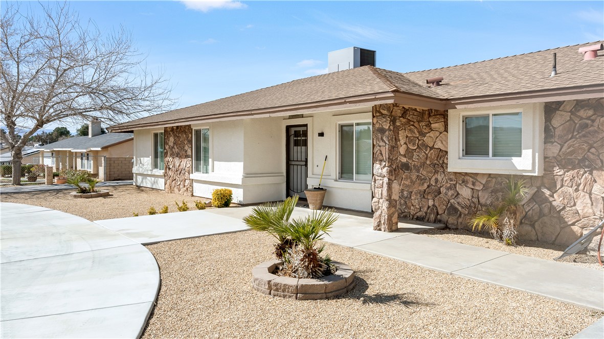 18498 Plumas Street Property Photo 3