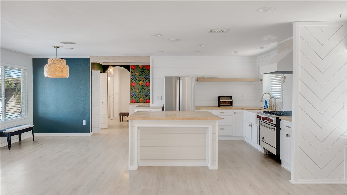 18498 Plumas Street Property Photo 4