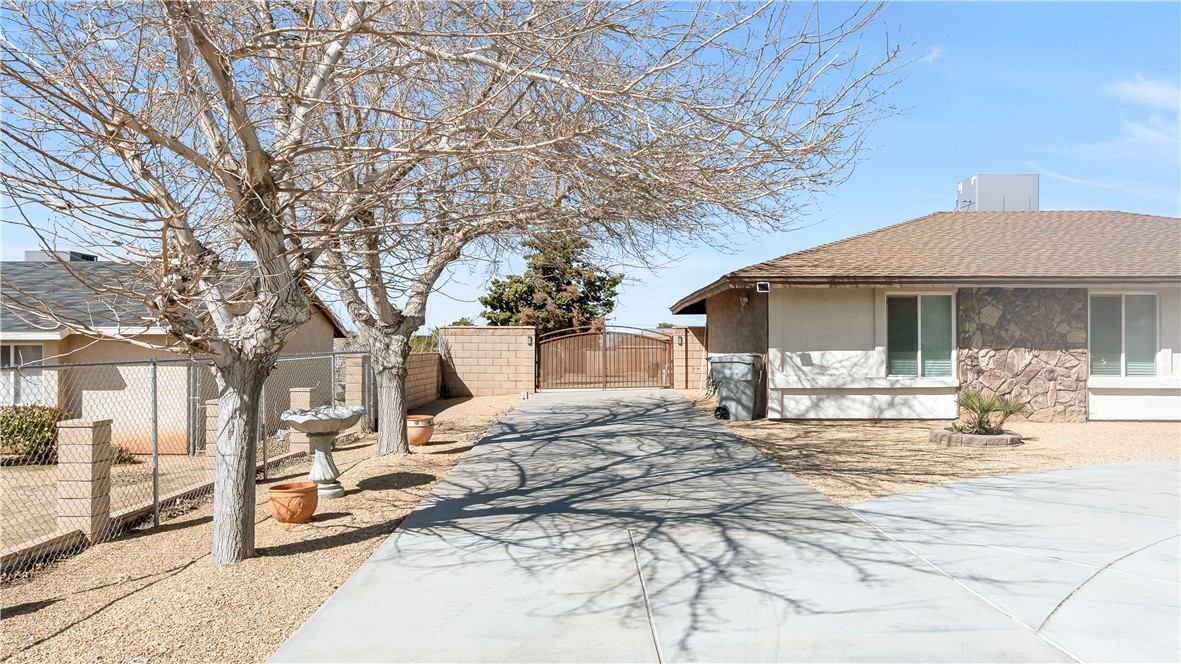 18498 Plumas Street Property Photo 5