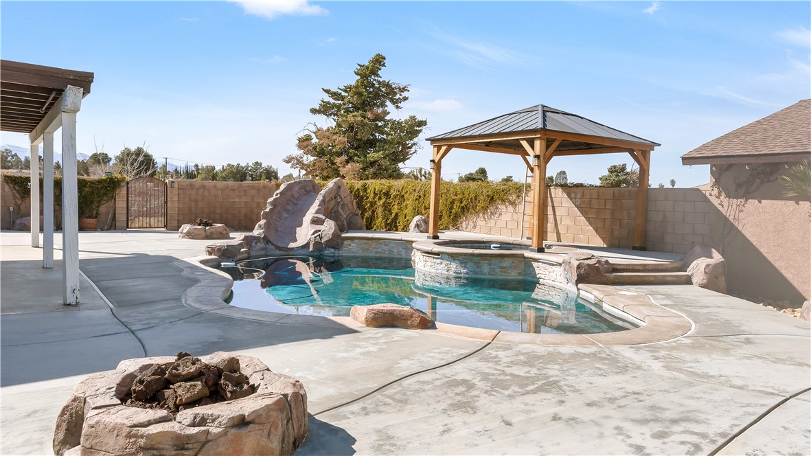 18498 Plumas Street Property Photo 23
