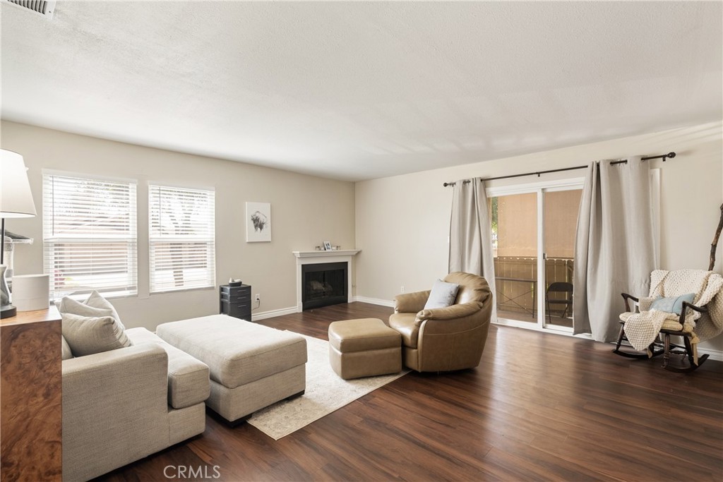 215 E Navilla Place Property Photo 1