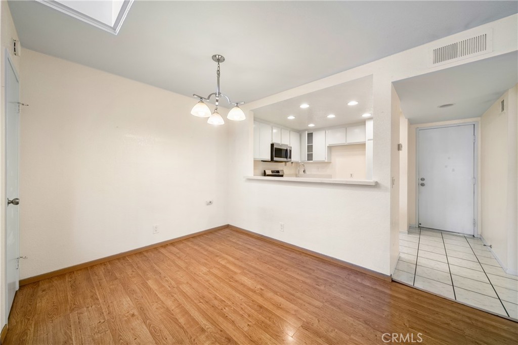 12277 Foster Road Property Photo 9