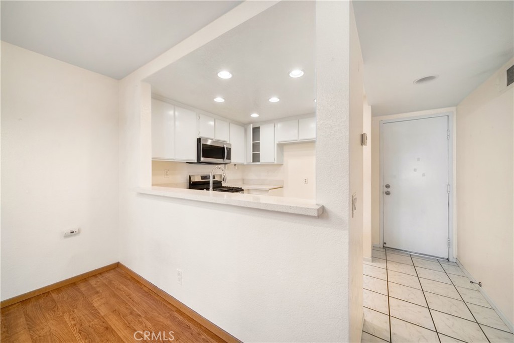 12277 Foster Road Property Photo 10