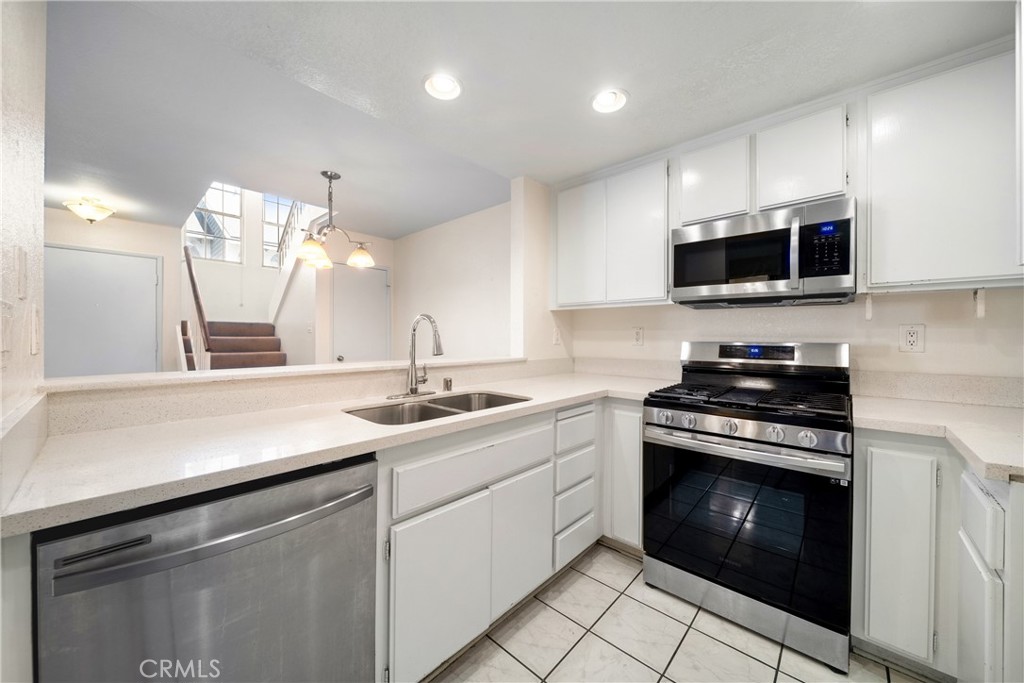 12277 Foster Road Property Photo 11