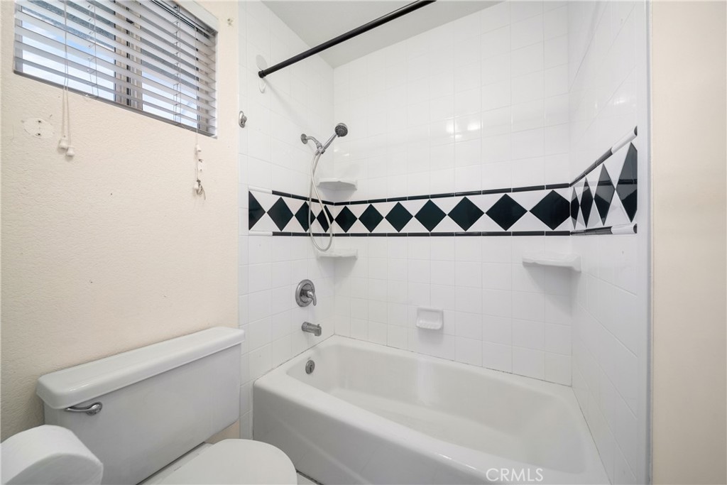 12277 Foster Road Property Photo 23