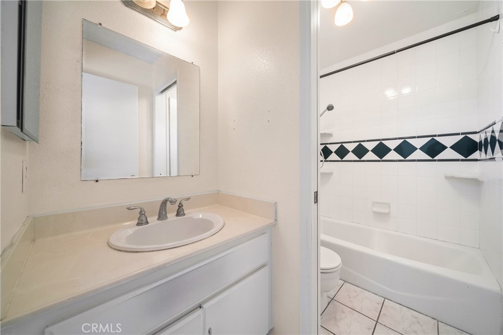 12277 Foster Road Property Photo 28