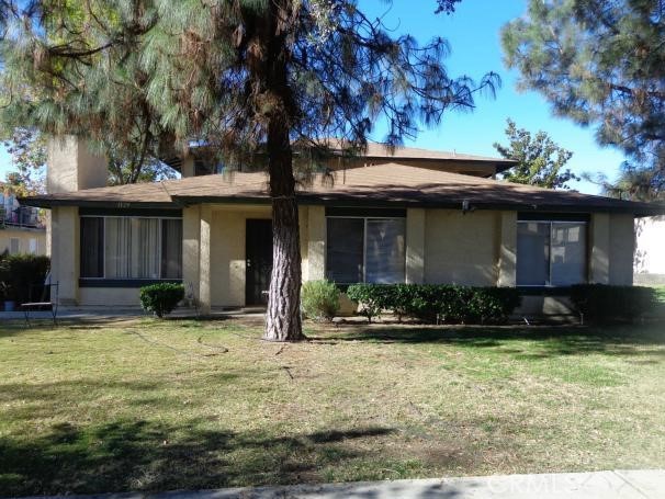 1129 Oxford Drive B Property Photo 1