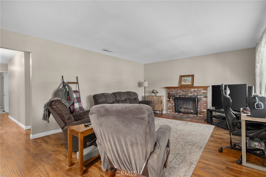 7420 London Avenue Property Photo 3