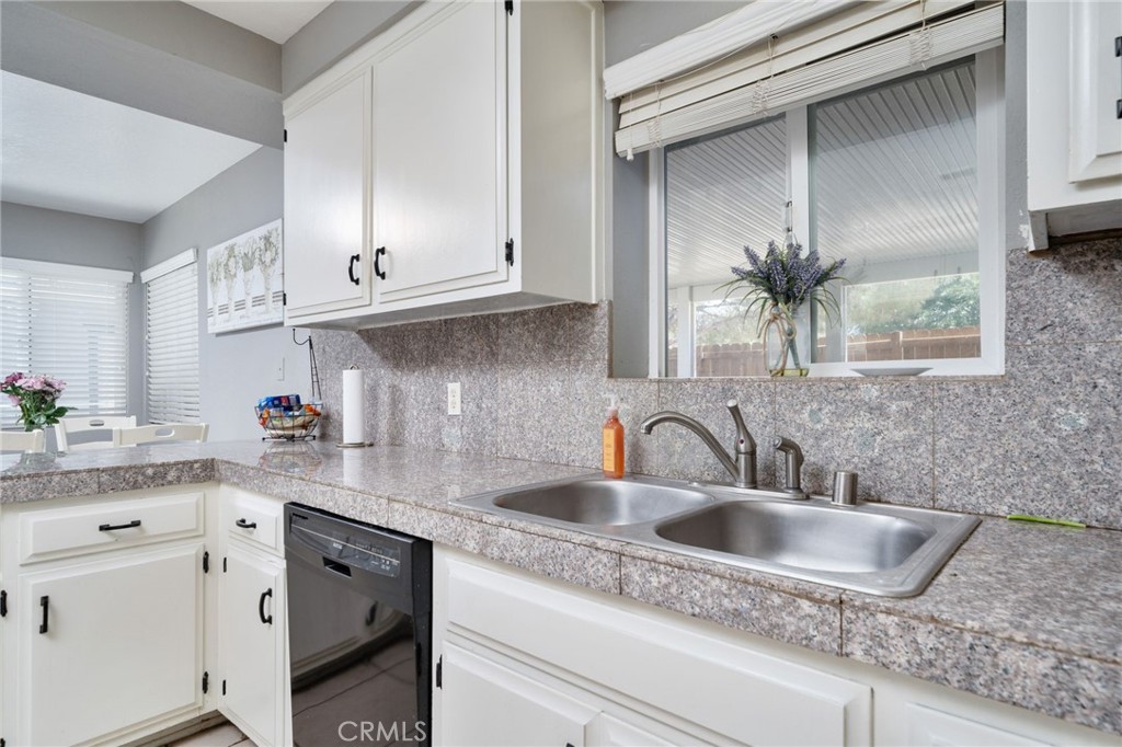 10147 Primrose Avenue Property Photo 11