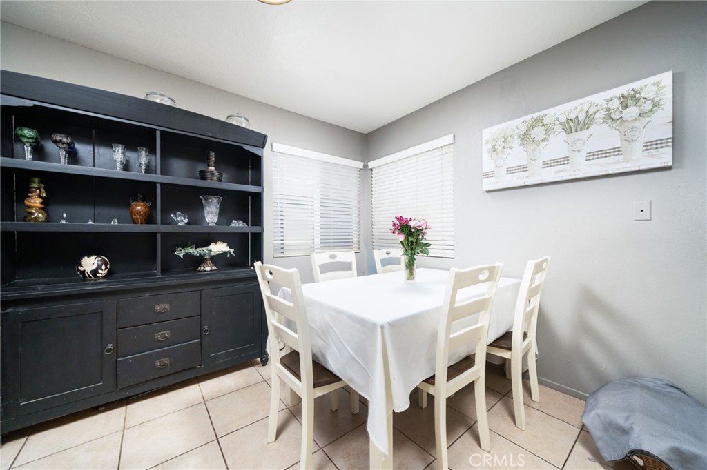 10147 Primrose Avenue Property Photo 14