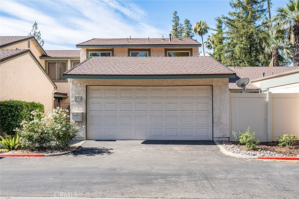 834 E Pepper Tree Drive Property Photo 1