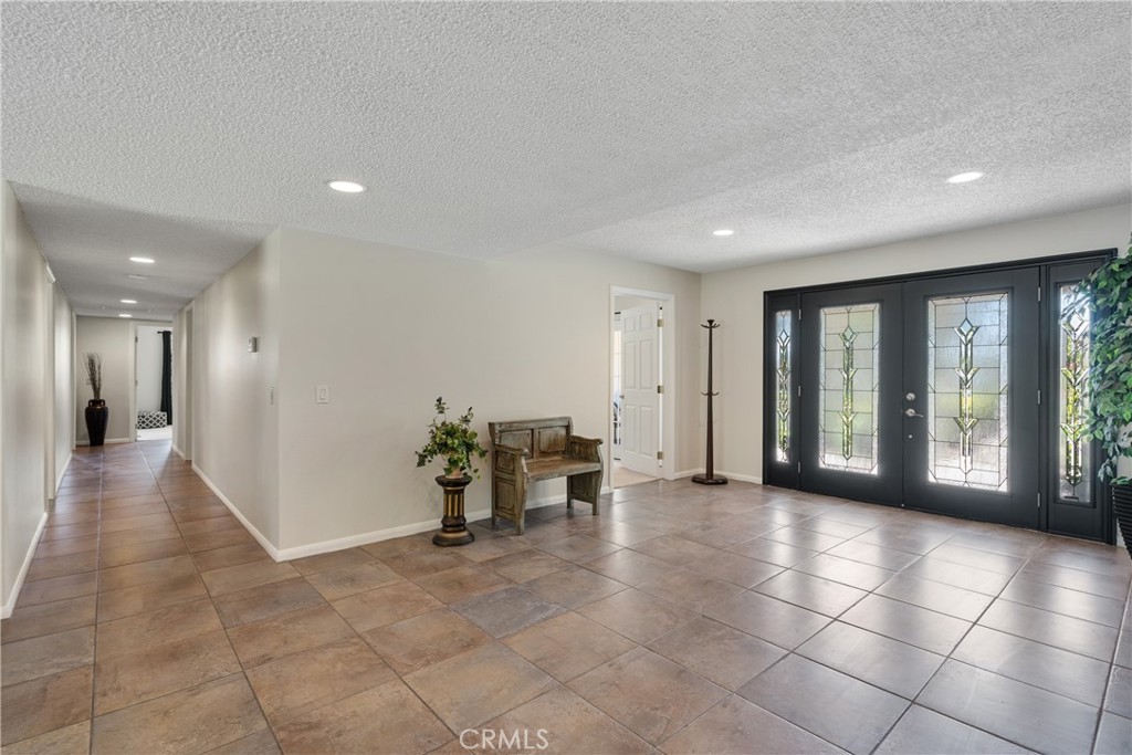 8652 Surrey Lane Property Photo 6