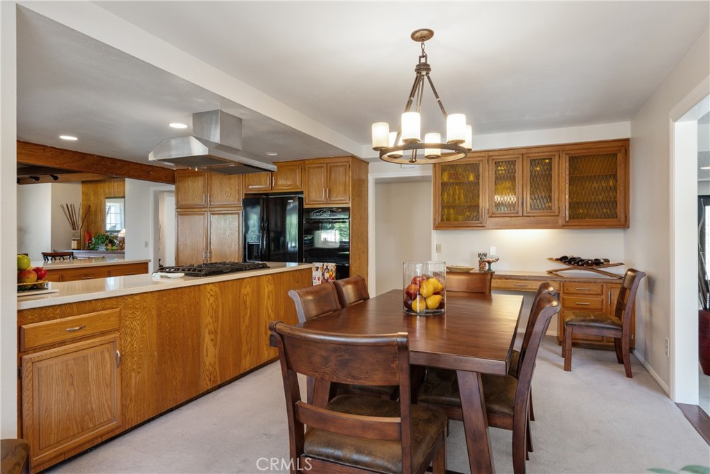 8652 Surrey Lane Property Photo 13