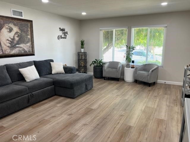 9827 Estacia Court Property Photo 7