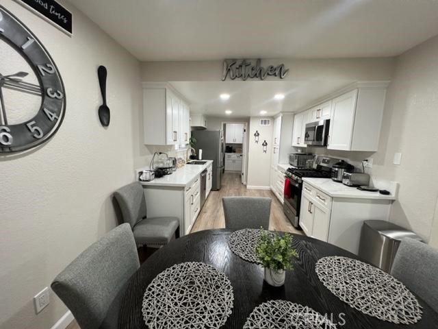 9827 Estacia Court Property Photo 10