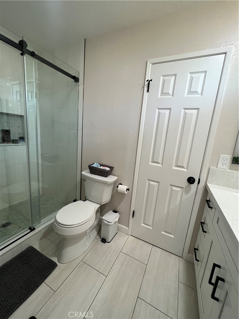 9827 Estacia Court Property Photo 15