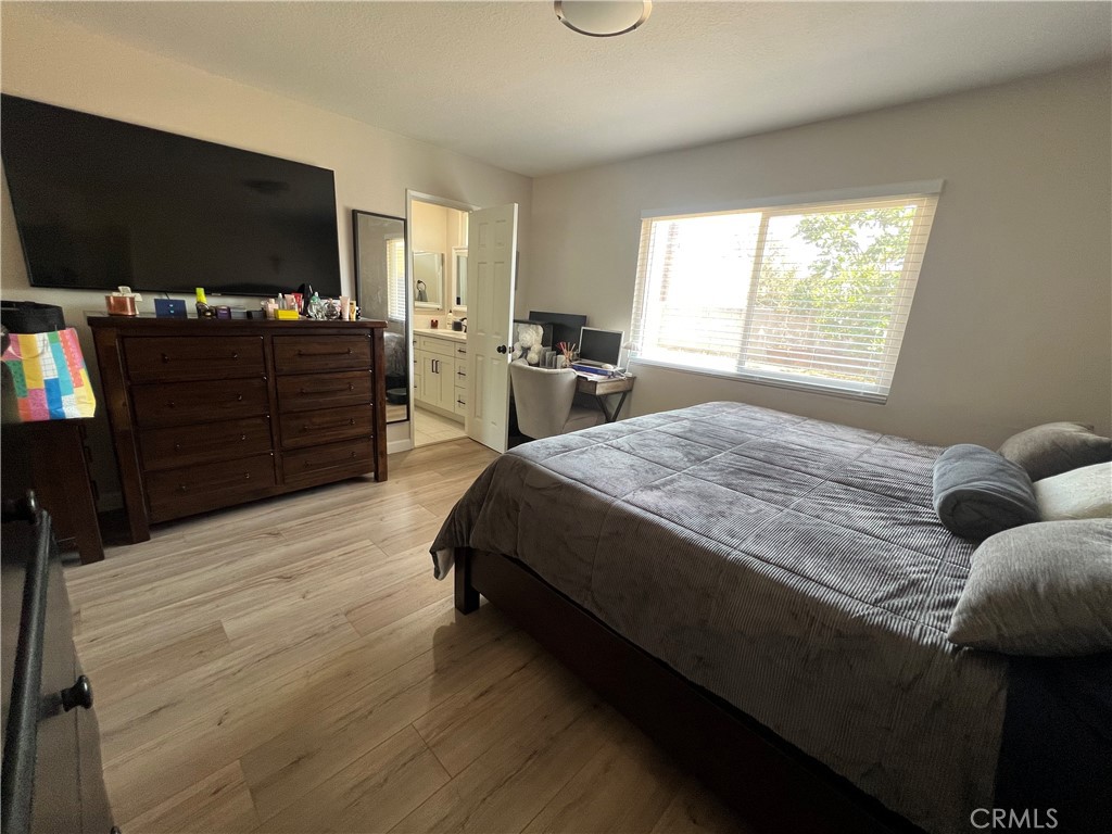 9827 Estacia Court Property Photo 17