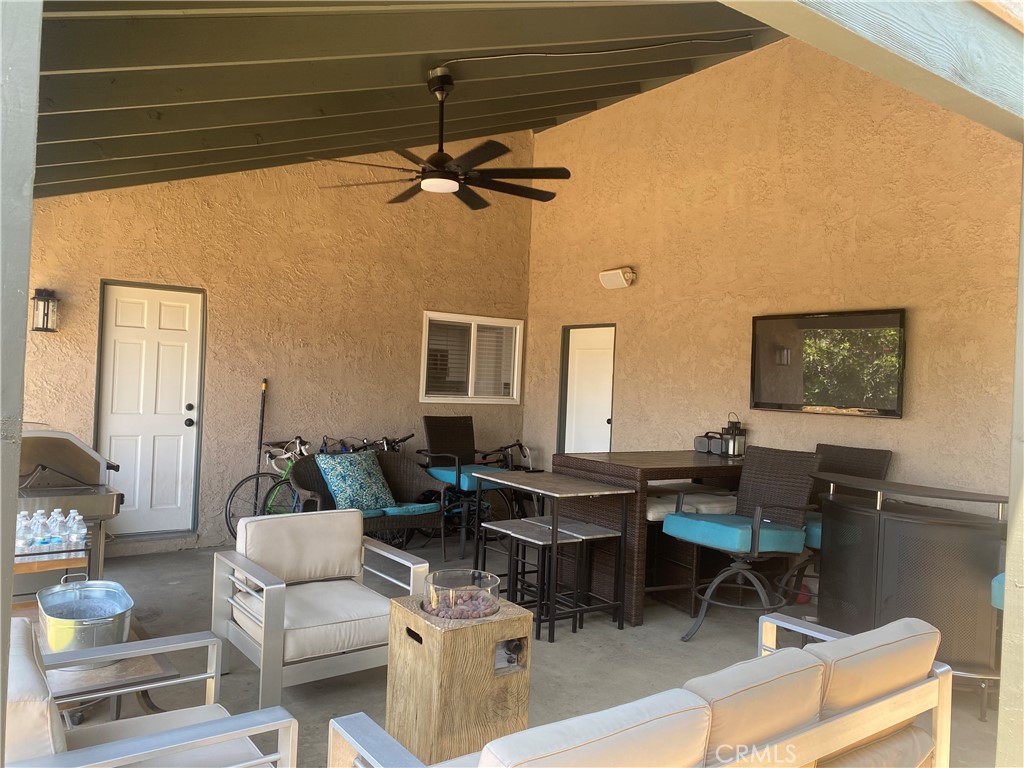9827 Estacia Court Property Photo 20