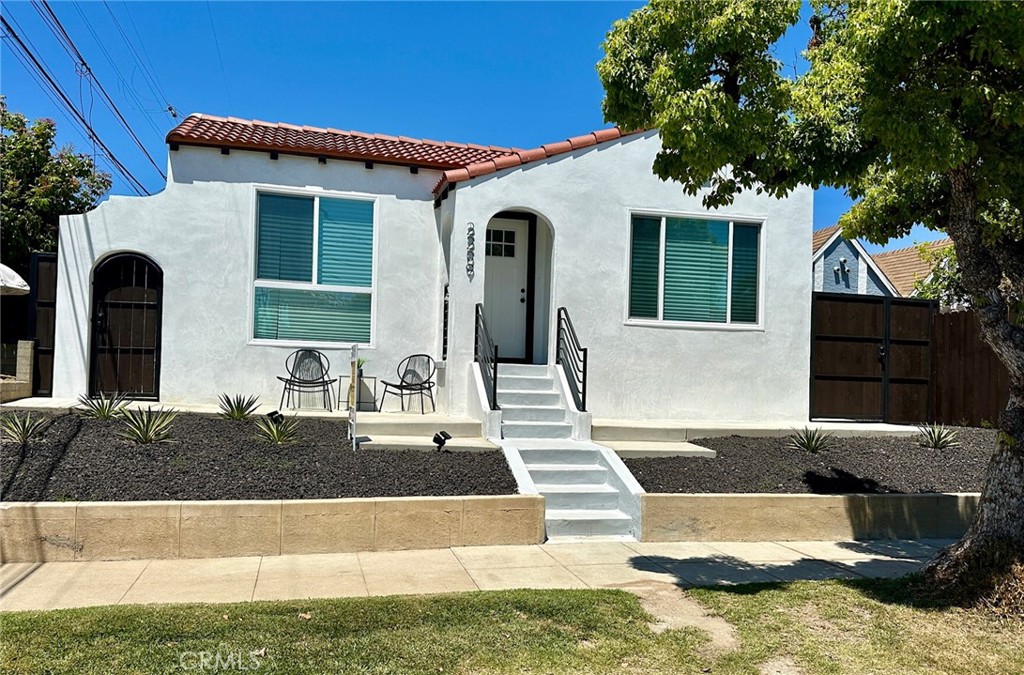 2209 W Glendon Way Property Photo 1