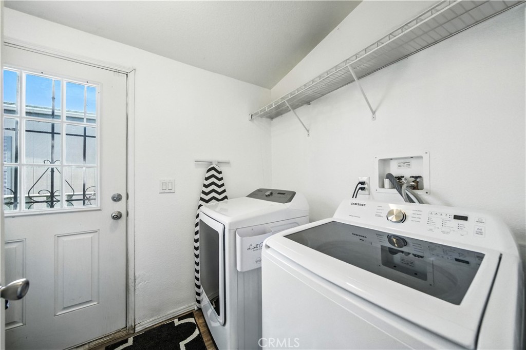 721 E 9th Street 88 Property Photo 14