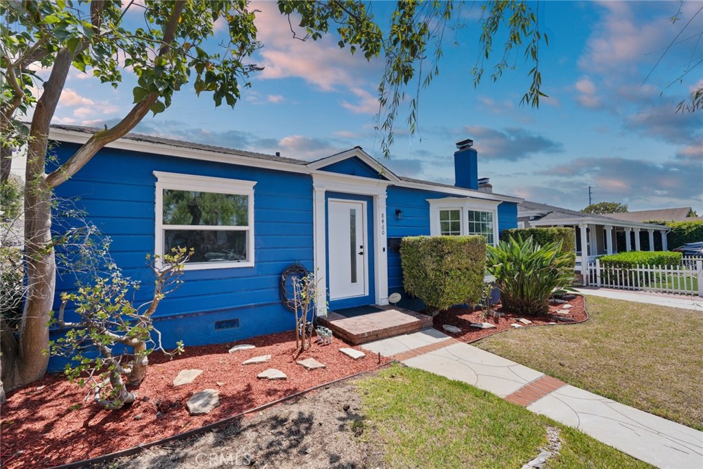 8460 Truxton Avenue Property Photo 1