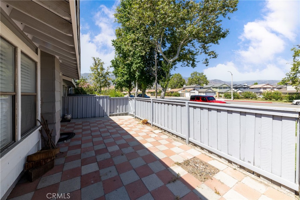 1380 W 48th Street 30 Property Photo 4