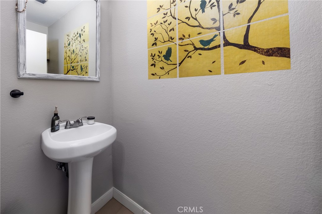 1380 W 48th Street 30 Property Photo 13